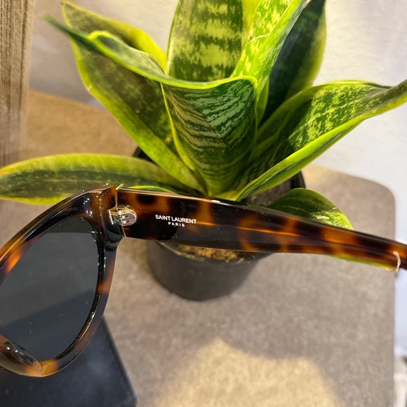 YSL Tortoise Shell Sunglasses - Picture 4 of 5